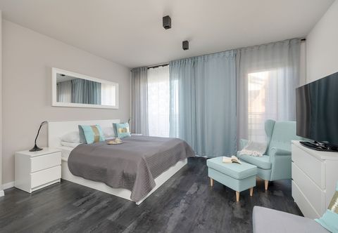 기타 Two-level Apartment by Renters