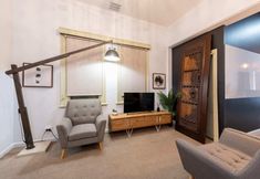 Others 6 Unique 2BR Converted Storefront APT in Alphington!