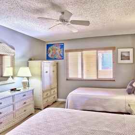 Room 1 Land's End 7-204 Beach Front, Hotel Eckerd College