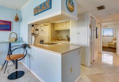 Others 6 Sunset Chateau 603