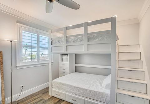 อื่นๆ Sunset Point Beach House