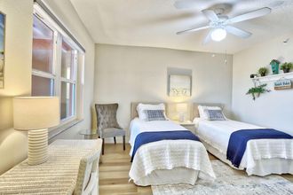 อื่นๆ 4 Tides 2-423