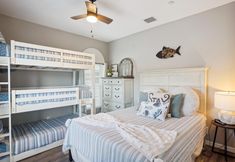 Others 5 Mariner's Pointe 701