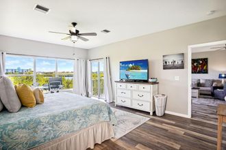 Others 4 Mariner's Pointe 701