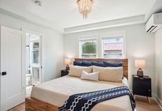 기타 2 Twin Tiki 1