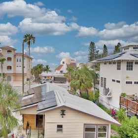 Primary image 1 Beach Livin 3 - 3 Bedroom Upstairs, Eckerd College Hotels