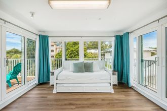 Others 4 Beach Livin - All