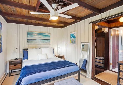 Others Beach House on the Sand