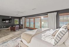 Others 4 Walks On The Shore