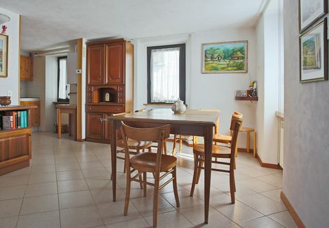 その他 Piazza 25 Aprile in San Fedele Intelvi