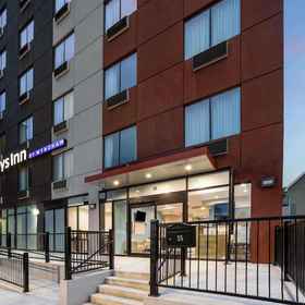 Primary image1Days Inn By Wyndham Staten Island,奥克伍德高地飯店