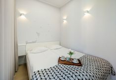 Others 7 Apartment With Balcony by Renters