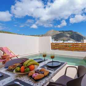 Primary image 1 Sugarwhite Suites, Khách sạn White Beach