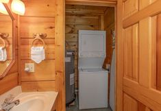 Lain-lain 7 The Nest - Cozy Cabin For Lovebirds! 1 Bedroom Cabin by RedAwning