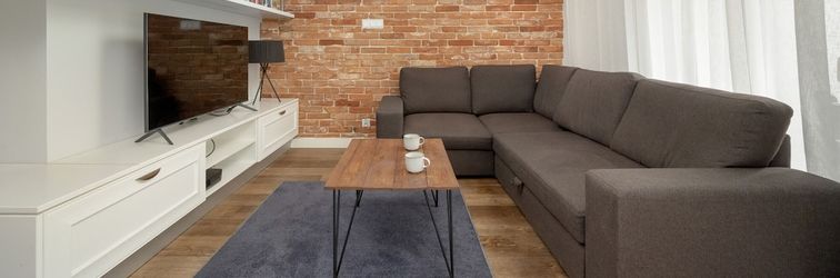 Others Modern Apartment Terrace by Renters