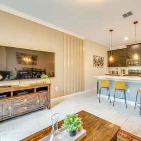 Primary image 1 ใกล้สวนสนุกดิสนีย์: บ้านพร้อมสระว่ายน้ำในเดเวนพอร์ต!, โรงแรม & ที่พัก Calabay Palms Villa