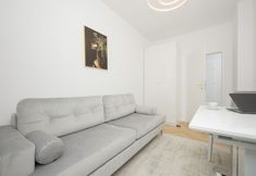 Others 6 Modern With Parking by Renters Prestige