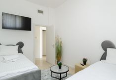 Others 4 Bauhaus 2BR with Sea View by FeelHome