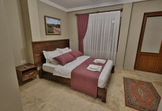 Others 2 Yellow Stone Suites