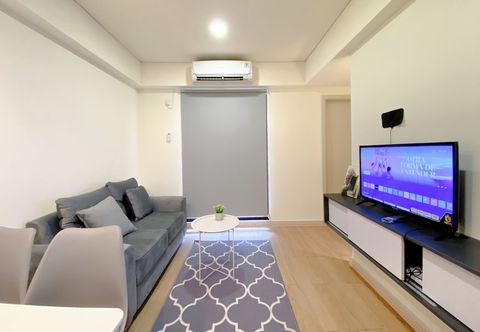 Others Comfort 2Br With Work Space At Meikarta Apartment