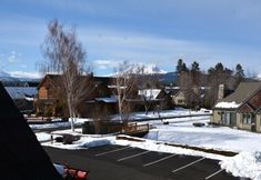 Others 3 The Three Sisters Walk to Downtown Sisters