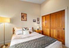 Others 3 The Three Sisters Walk to Downtown Sisters