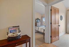 Others 2 The Three Sisters Walk to Downtown Sisters