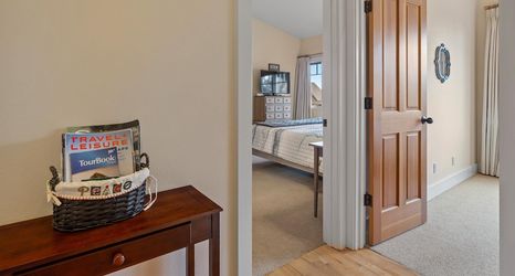 Others 2 The Three Sisters Walk to Downtown Sisters