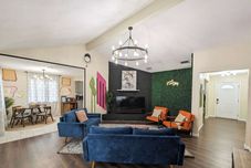 Others Vibrant Getaway Say Hello to the Best of Houston