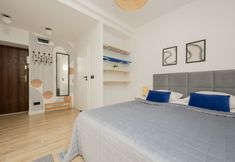 Others 4 Chmielna Studio Warsaw Center by Renters