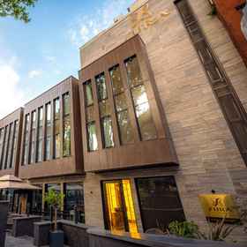 Primary image1Sura 概念飯店,梅尔詹飯店