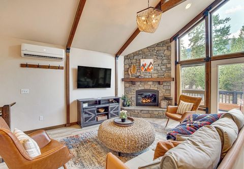 Others Cle Elum Cabin w/ Hot Tub, Fire Pit & Deck!