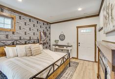 Others 5 Cle Elum Cabin w/ Hot Tub, Fire Pit & Deck!