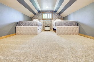 Others 4 Cle Elum Cabin w/ Hot Tub, Fire Pit & Deck!