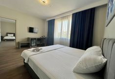 Others 6 Grand Royal Hotel