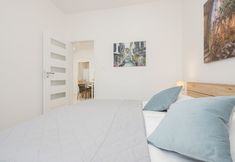 Others 3 Apartment in Warsaw Center by Renters