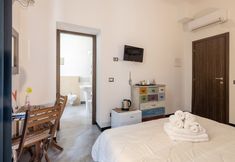 Others 7 Porta Marina