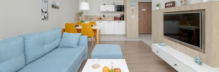 Others Coast Apartment With Balcony by Renters