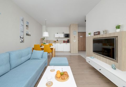 Others Coast Apartment With Balcony by Renters