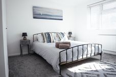 Lain-lain Inviting 4-bed House in Kettering