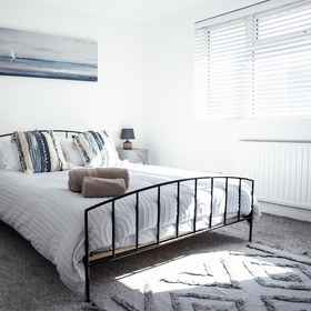 Primary image 1 Inviting 4-bed House in Kettering, Daventry District Hotels
