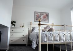 Lain-lain 2 Inviting 4-bed House in Kettering