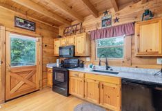 Others 2 Er81 - Family Making Memories 3 Bedroom Cabin by RedAwning