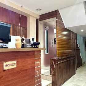 Reception 1 โรซซ่า โฮเต็ล, โรงแรม & ที่พัก Victorious Cafe