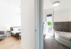 Others 6 Friends & Family Retreat