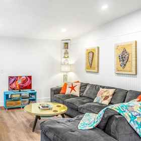 Room 1 Ocean Shores的Waters Edge公寓, Coastal Interpretive Center 酒店