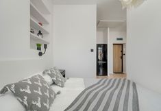 Others 5 White Studio With Balcony by Renters