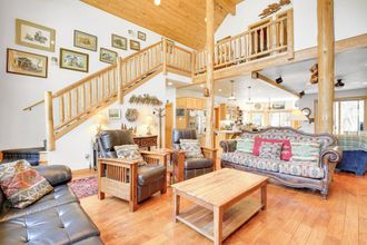 其他 4 Peaceful Rhododendron Cabin w/ Fire Pit & Hot Tub!