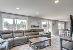 Others 4 Chic Westport Vacation Rental, Walk to Beach!