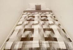 Lain-lain 6 Beautiful Serviced Suites with Lake Views